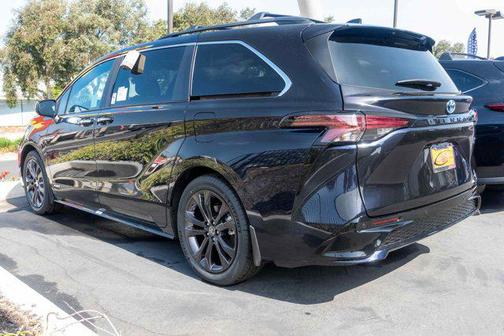 2026 Toyota Sienna XSE 7 Passenger