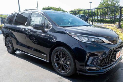 2026 Toyota Sienna XSE 7 Passenger