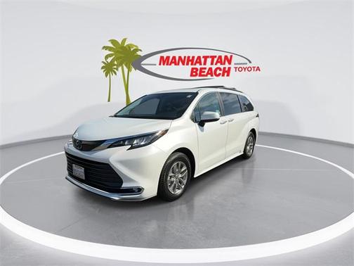 2023 Toyota Sienna XLE