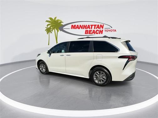 2023 Toyota Sienna XLE