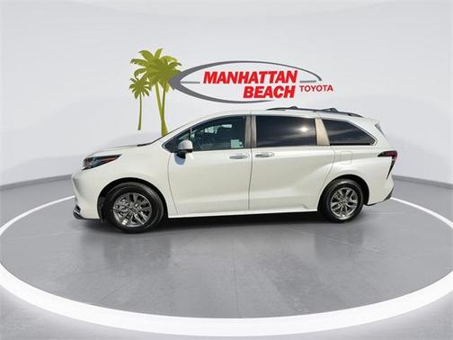 2023 Toyota Sienna XLE