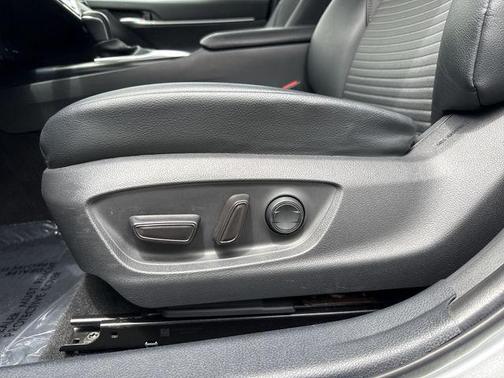 Celestial Silver Metallic 2020 Toyota Camry SE