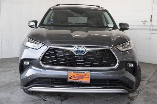 2025 Toyota Highlander Hybrid Platinum