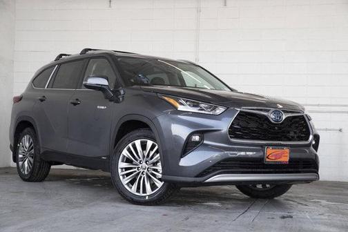 2025 Toyota Highlander Hybrid Platinum