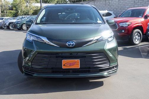 2026 Toyota Sienna LE