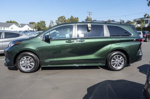 2026 Toyota Sienna LE