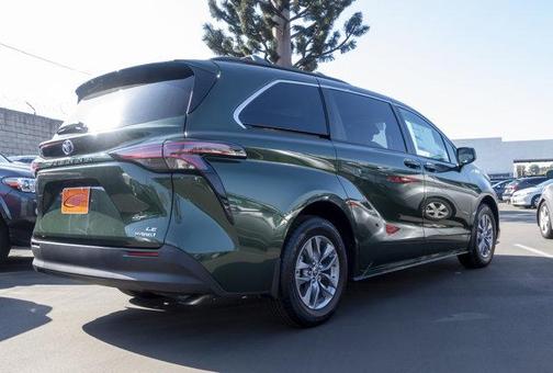 2026 Toyota Sienna LE