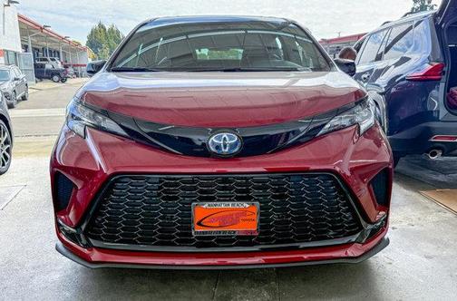 Ruby Flare Pearl 2026 Toyota Sienna XSE 7 Passenger