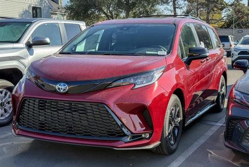 Ruby Flare Pearl 2026 Toyota Sienna XSE 7 Passenger