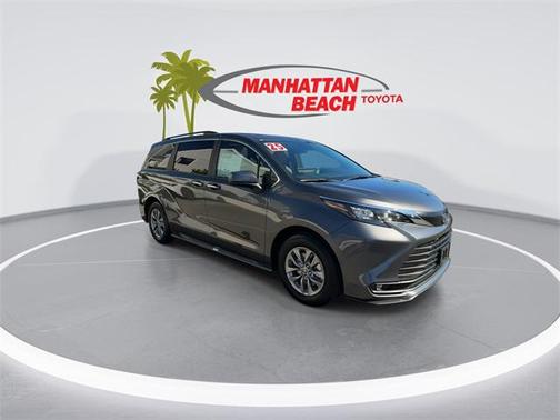 2025 Toyota Sienna XLE 8 Passenger