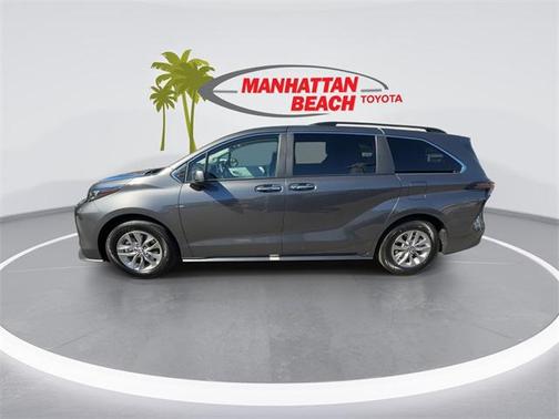 2025 Toyota Sienna XLE 8 Passenger