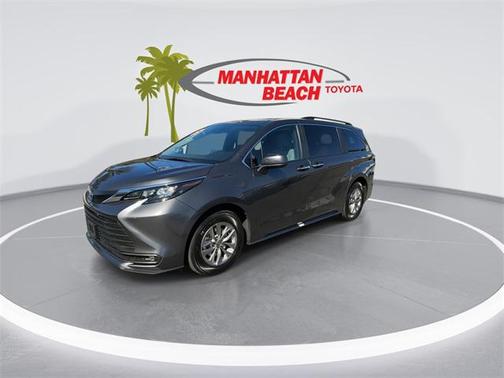 2025 Toyota Sienna XLE 8 Passenger