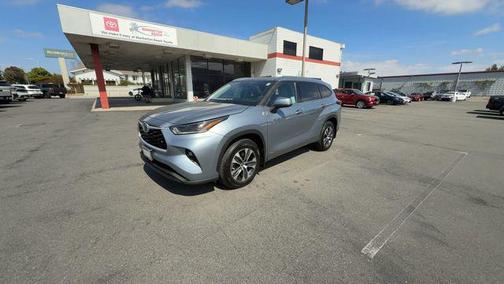 2021 Toyota Highlander Hybrid XLE
