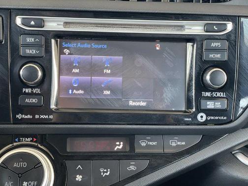 Blizzard Pearl 2016 Toyota Prius Three Touring