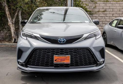 2025 Toyota Sienna XSE 7 Passenger