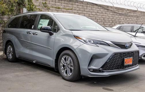 2025 Toyota Sienna XSE 7 Passenger