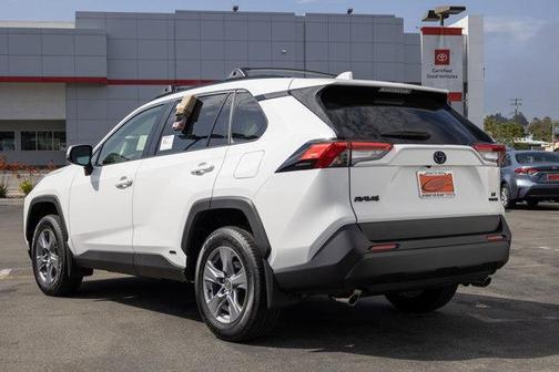 2025 Toyota RAV4 Hybrid LE