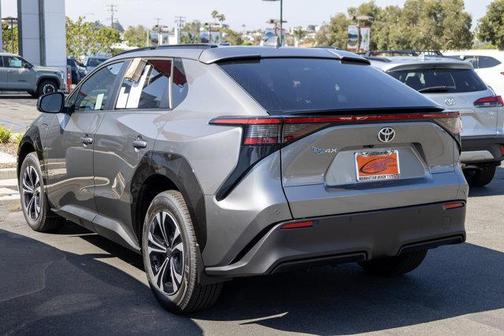 2025 Toyota bZ4X XLE