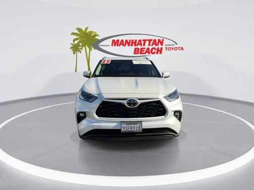 2025 Toyota Highlander XLE