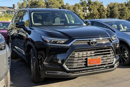 2026 Toyota Highlander LE