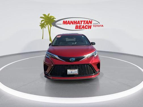 2021 Toyota Sienna XSE 7 Passenger