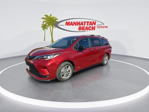 2021 Toyota Sienna XSE 7 Passenger