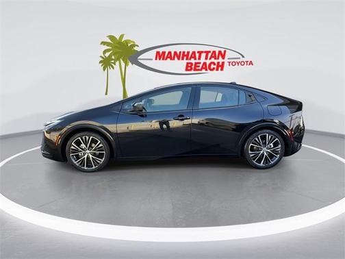 2025 Toyota Prius XLE