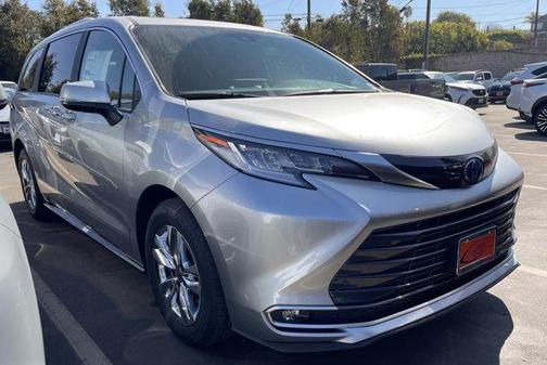 2025 Toyota Sienna Limited