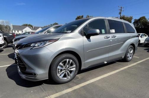 2025 Toyota Sienna Limited