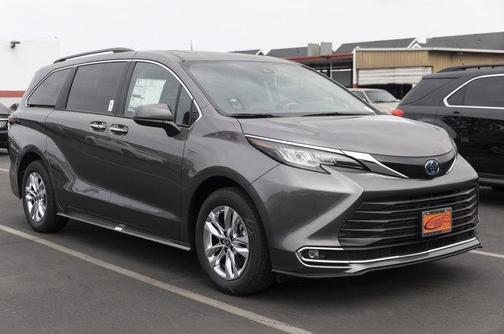 2025 Toyota Sienna XLE