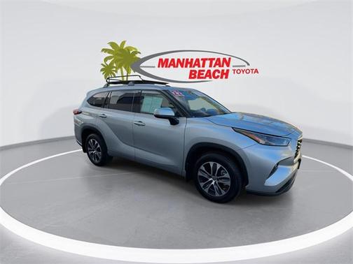 2022 Toyota Highlander Hybrid XLE