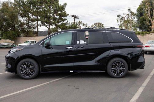 2025 Toyota Sienna Woodland Edition