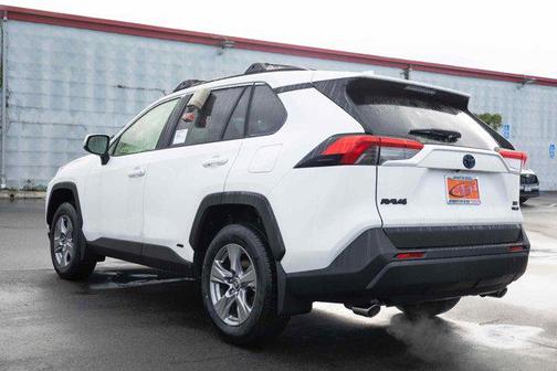 2025 Toyota RAV4 Hybrid XLE