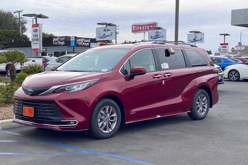 2026 Toyota Sienna XLE