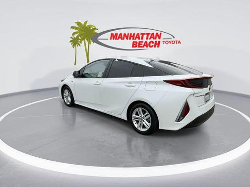 Wind Chill Pearl 2022 Toyota Prius Prime XLE