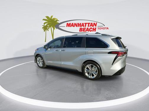 2021 Toyota Sienna Platinum 7 Passenger