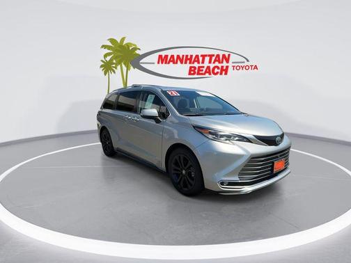 2021 Toyota Sienna Platinum 7 Passenger