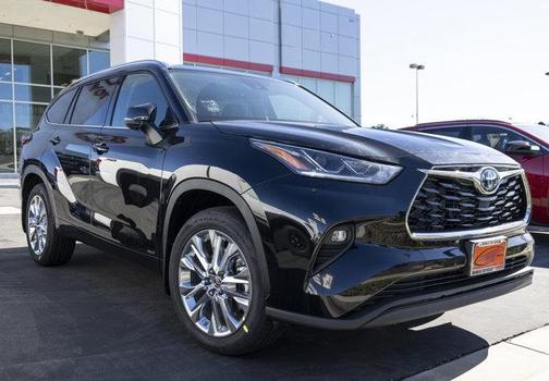 2026 Toyota Highlander Hybrid Limited