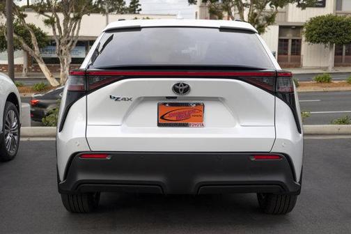 2025 Toyota bZ4X XLE