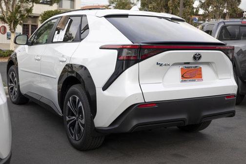 2025 Toyota bZ4X XLE