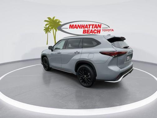 Cement 2025 Toyota Highlander XSE