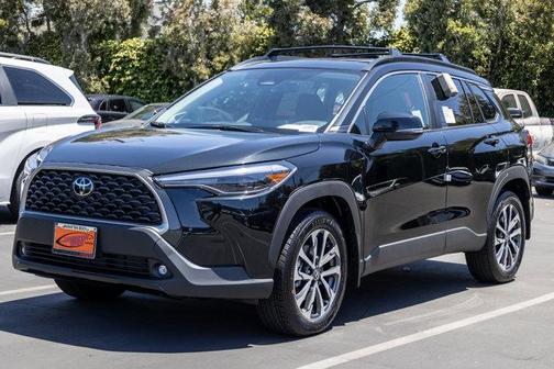 2025 Toyota Corolla Cross XLE