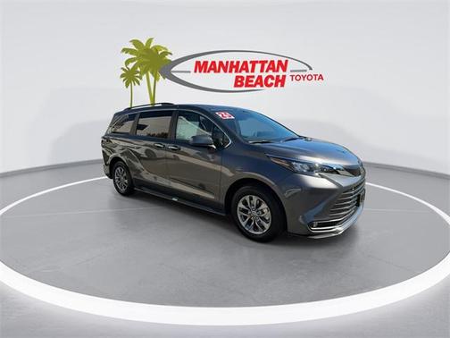 2025 Toyota Sienna XLE 8 Passenger