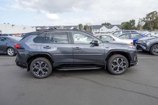 2025 Toyota RAV4 Hybrid SE