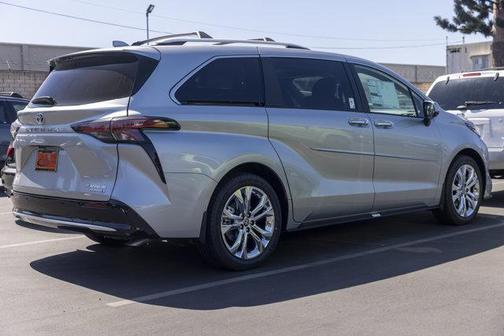 Heavy Metal 2026 Toyota Sienna Platinum