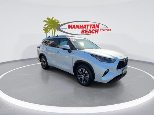 2022 Toyota Highlander Hybrid XLE