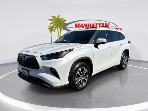 2022 Toyota Highlander Hybrid XLE