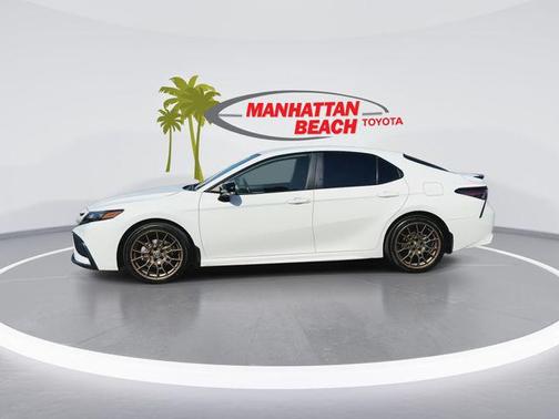 Ice Cap 2023 Toyota Camry SE