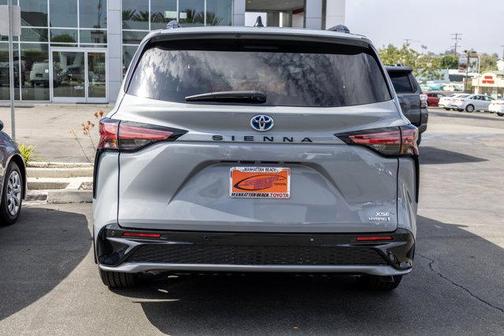 2025 Toyota Sienna XSE 7 Passenger