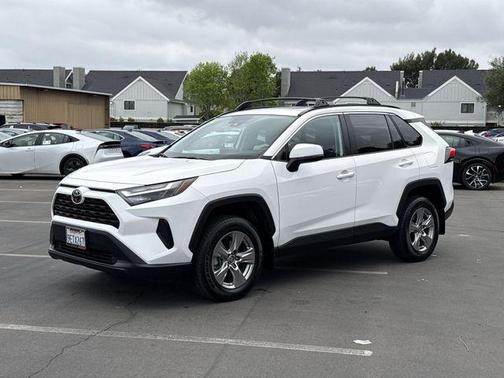 Ice Cap 2023 Toyota RAV4 XLE